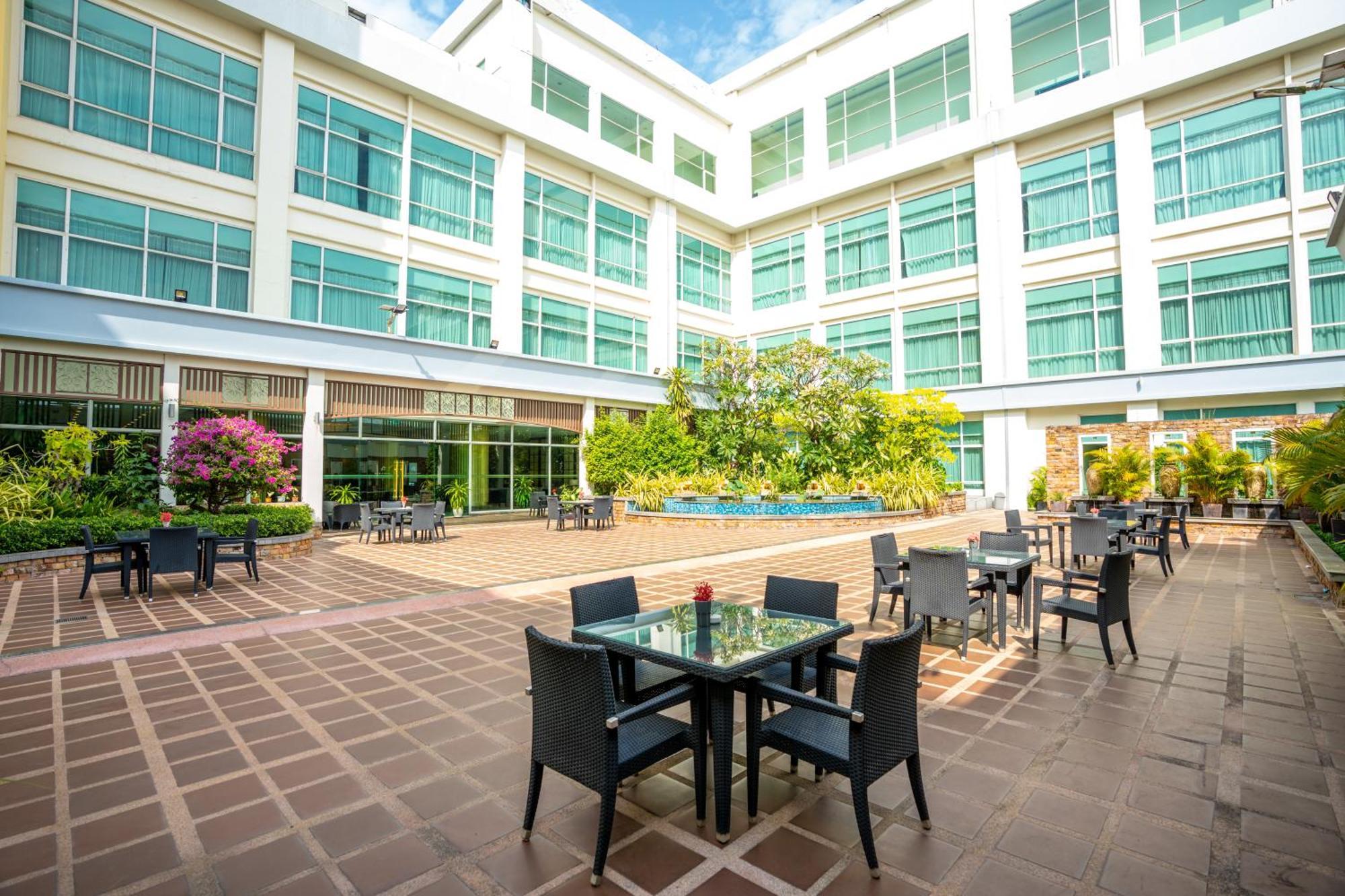 Dara Airport Hotel Phnom Penh Extérieur photo
