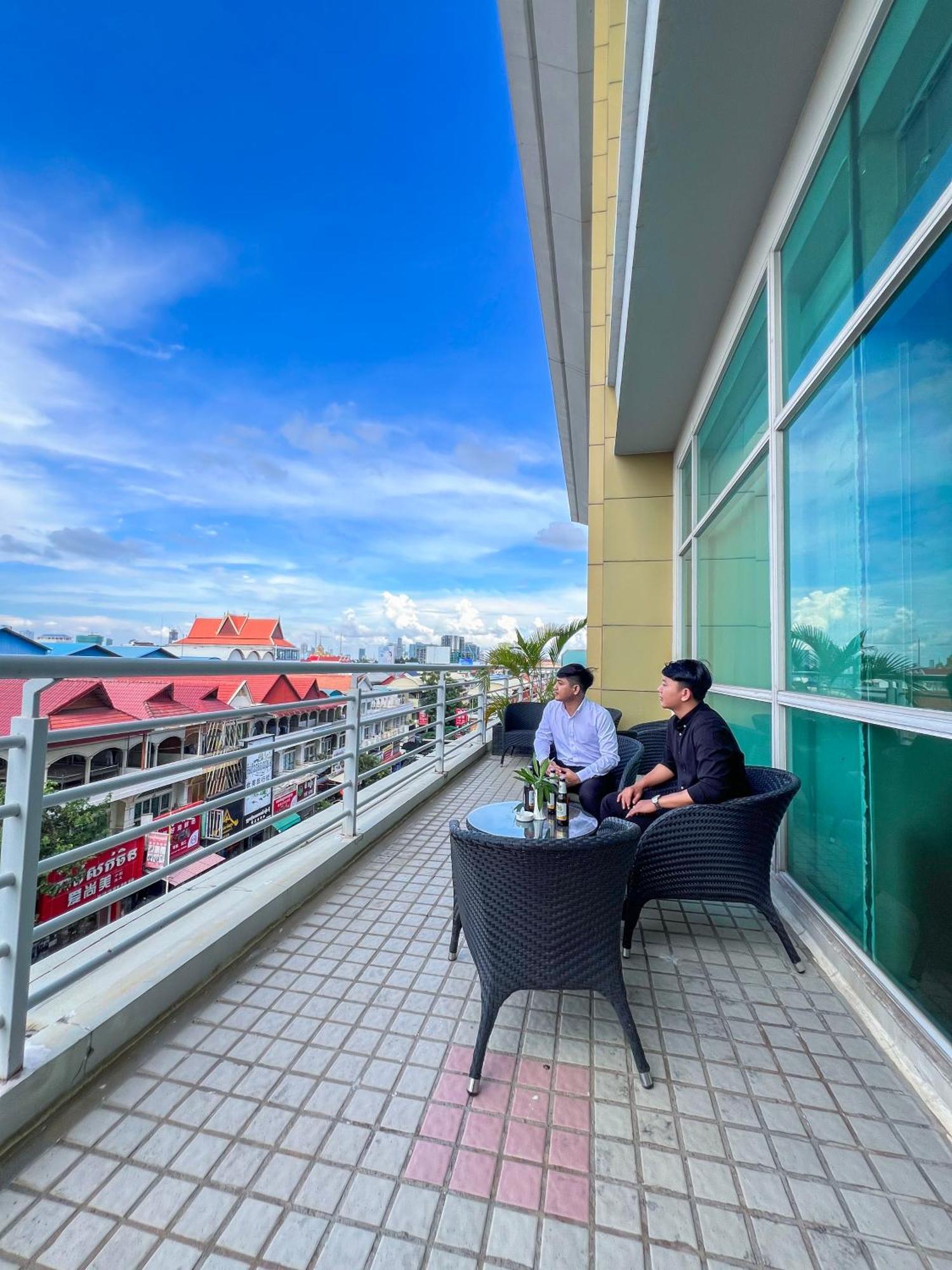 Dara Airport Hotel Phnom Penh Extérieur photo